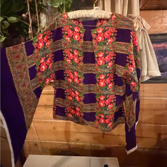 Vintage America Tops - Incredible vintage handmade boho scarf top!
